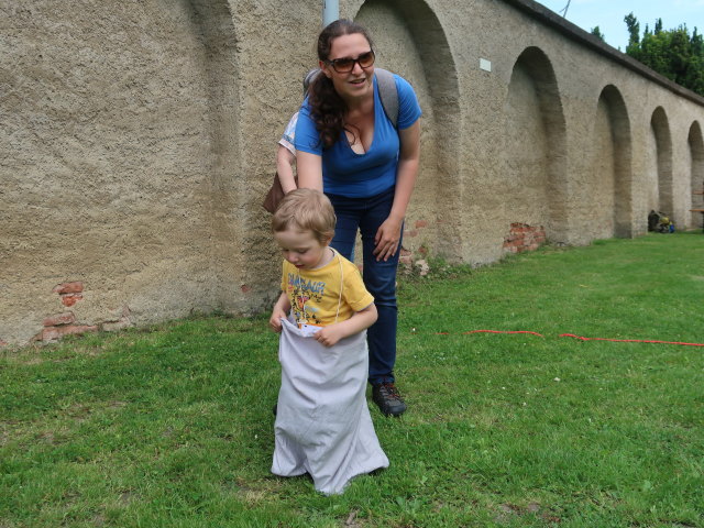 Nils und Sabine in der Pfarre Leopoldau