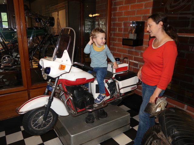 Nils und Sabine im Suomen Moottoripy&ouml;r&auml;museo in Lahti (21. Mai)