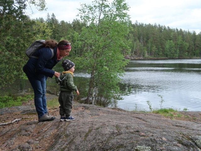 Sabine und Nils am Ketunlenkki im Repoveden Kansallispuisto (24. Mai)