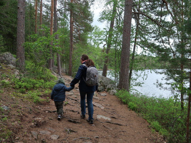 Nils und Sabine am Ketunlenkki im Repoveden Kansallispuisto (24. Mai)