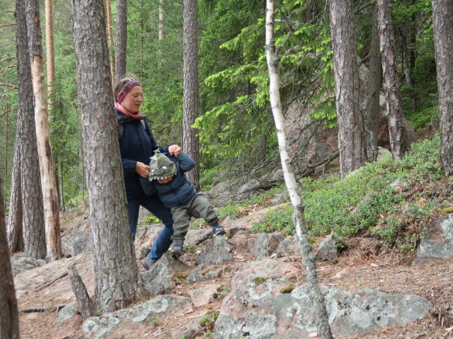 Sabine und Nils am Ketunlenkki im Repoveden Kansallispuisto (24. Mai)