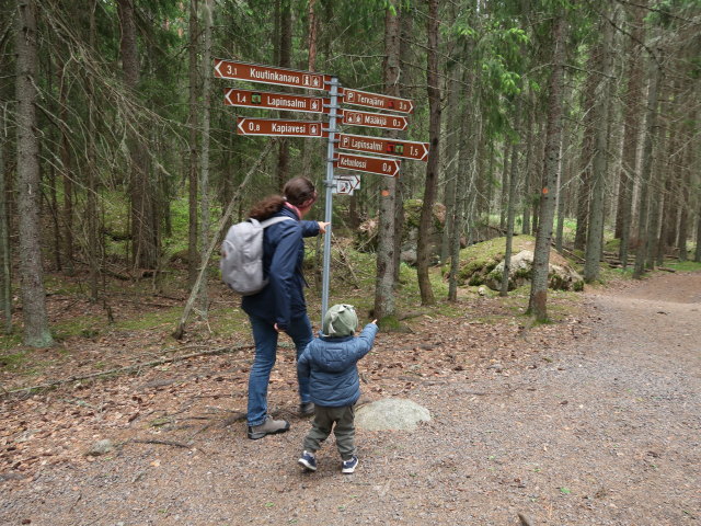 Sabine und Nils am Ketunlenkki im Repoveden Kansallispuisto (24. Mai)
