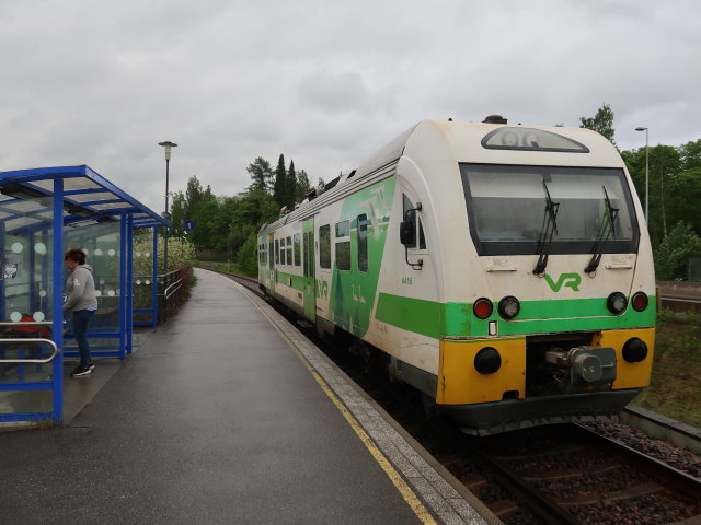 Reg 749 im Savonlinnan Rautatieasema (24. Mai)