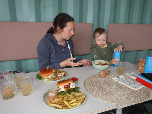 Sabine und Nils im Konttiravintola Morton in Joensuu (25. Mai)