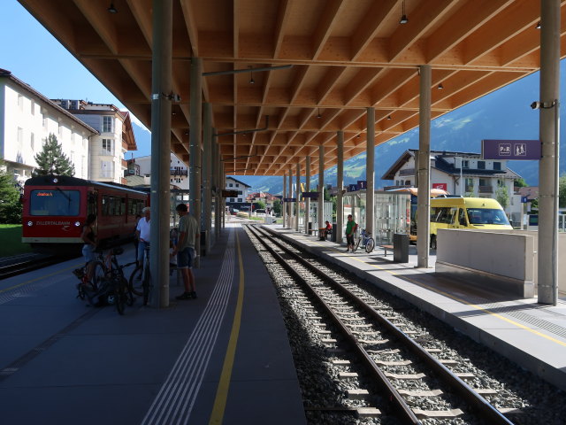 R 162 im Bahnhof Zell am Ziller, 560 m (12. Juli)