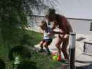 Nils und Mama im Garten meiner Eltern
