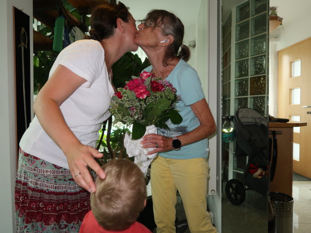 Sabine, Nils und Mama im Haus meiner Eltern