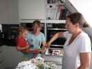 Nils, Mama und Sabine im Haus meiner Eltern