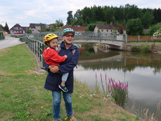 Nils und Sabine beim Braunaubach in Niederschrems (18. Juli)