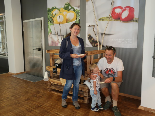 Sabine, Nils und ich in der K&auml;semacherwelt in Heidenreichstein (18. Juli)