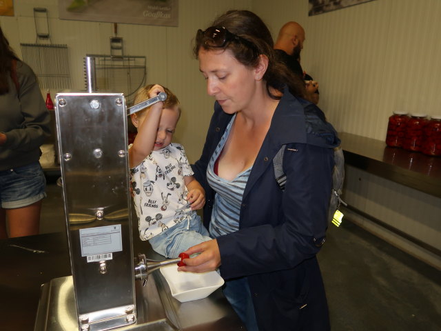Nils und Sabine in der K&auml;semacherwelt in Heidenreichstein (18. Juli)