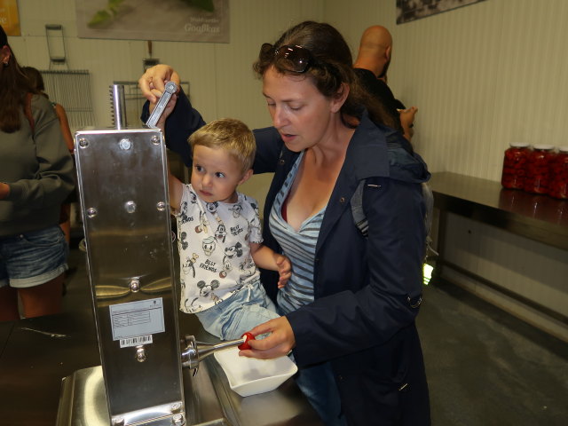 Nils und Sabine in der K&auml;semacherwelt in Heidenreichstein (18. Juli)