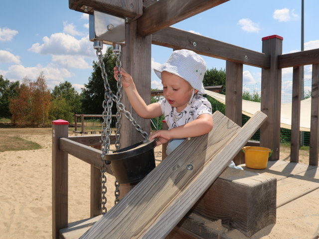 Nils in der K&auml;semacherwelt in Heidenreichstein (18. Juli)