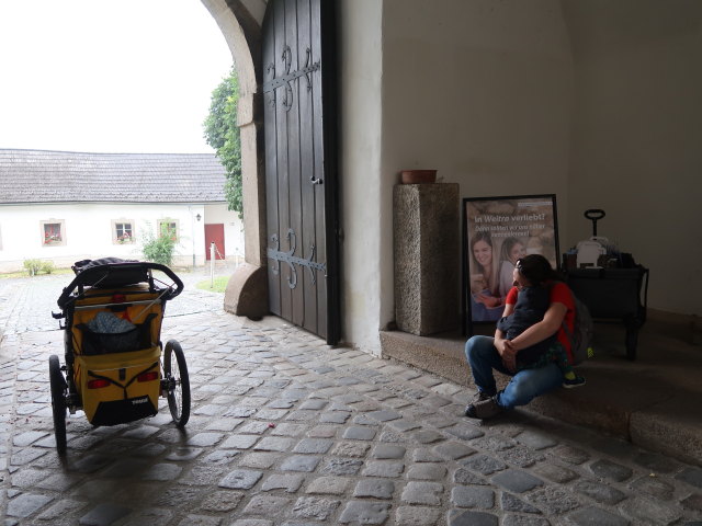 Sabine und Nils im Schloss Weitra, 601 m (19. Juli)