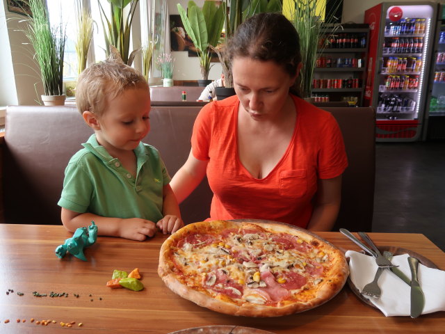Nils und Sabine in der Pizzeria Milano in Gm&uuml;nd (19. Juli)