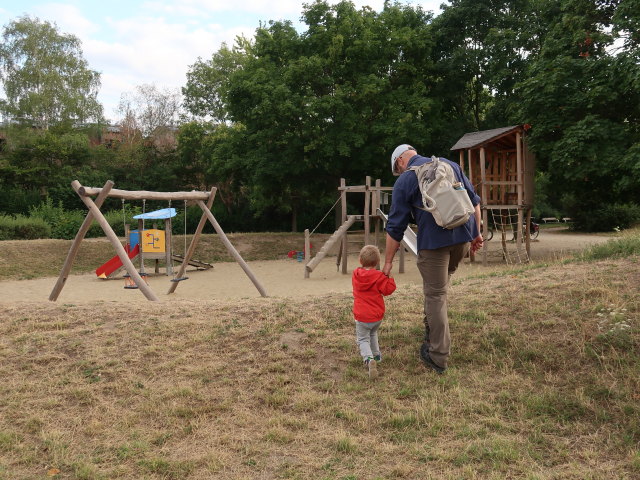 Nils und Markus am Spielplatz Josef-Gr&ouml;ssing-Park