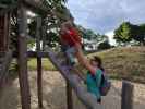 Nils und Sabine am Spielplatz Josef-Gr&ouml;ssing-Park