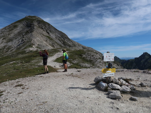 Bettina und Werner in der Akarscharte, 2.315 m (25. Juli)