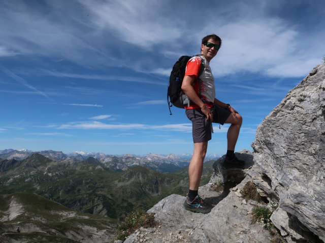 Ronald zwischen Akarscharte und Steirischer Kalkspitze (25. Juli)