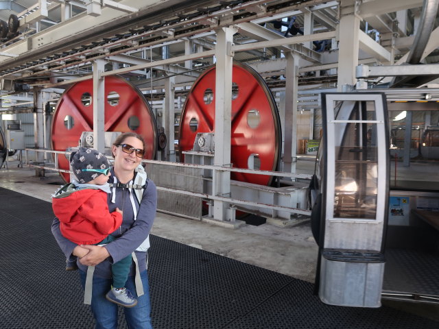 Nils und Sabine in der Talstation der Thurntalerbahn, 1.100 m (28. Juli)